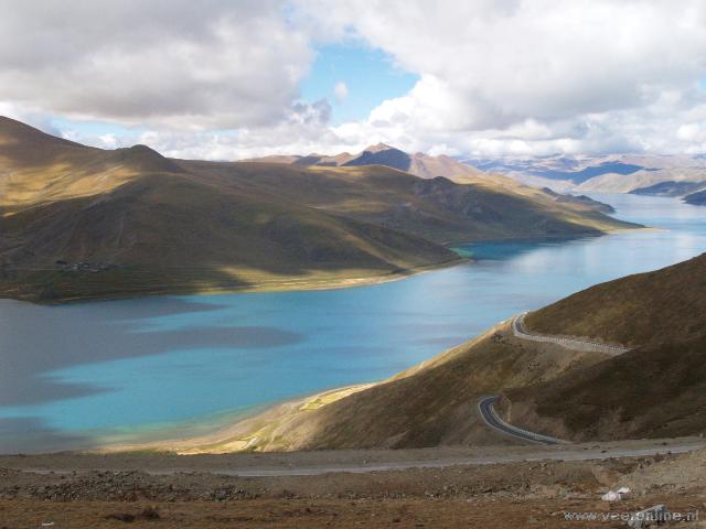 Tibet - Yamdrok Tsomeer